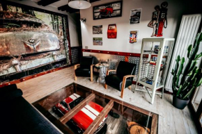 Jantarvia Car Museum , Pasja i Wypoczynek Noclegi z Klimatem, Jantar